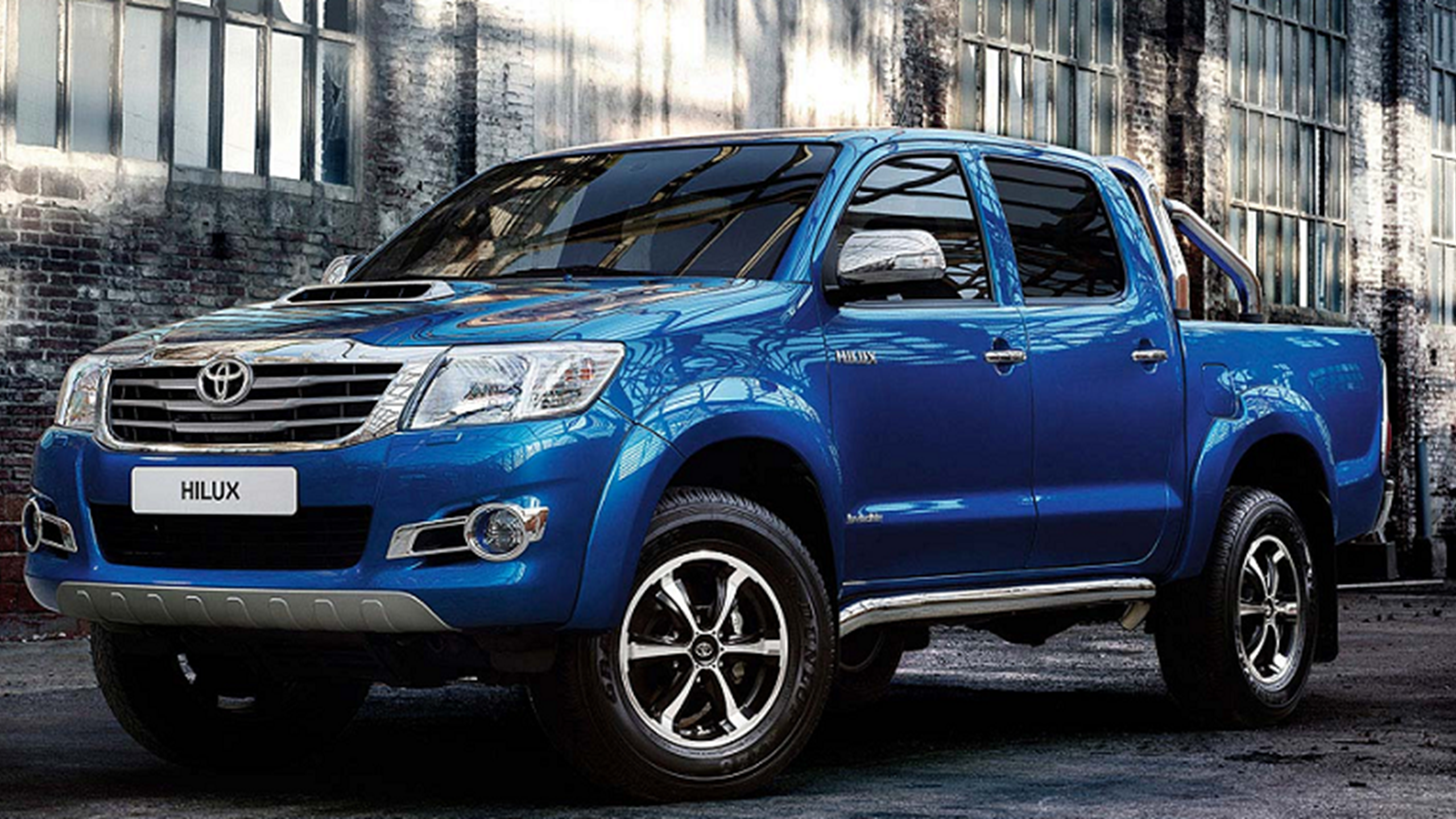 Toyota Hilux 2011 For Blaa Krom 848X430