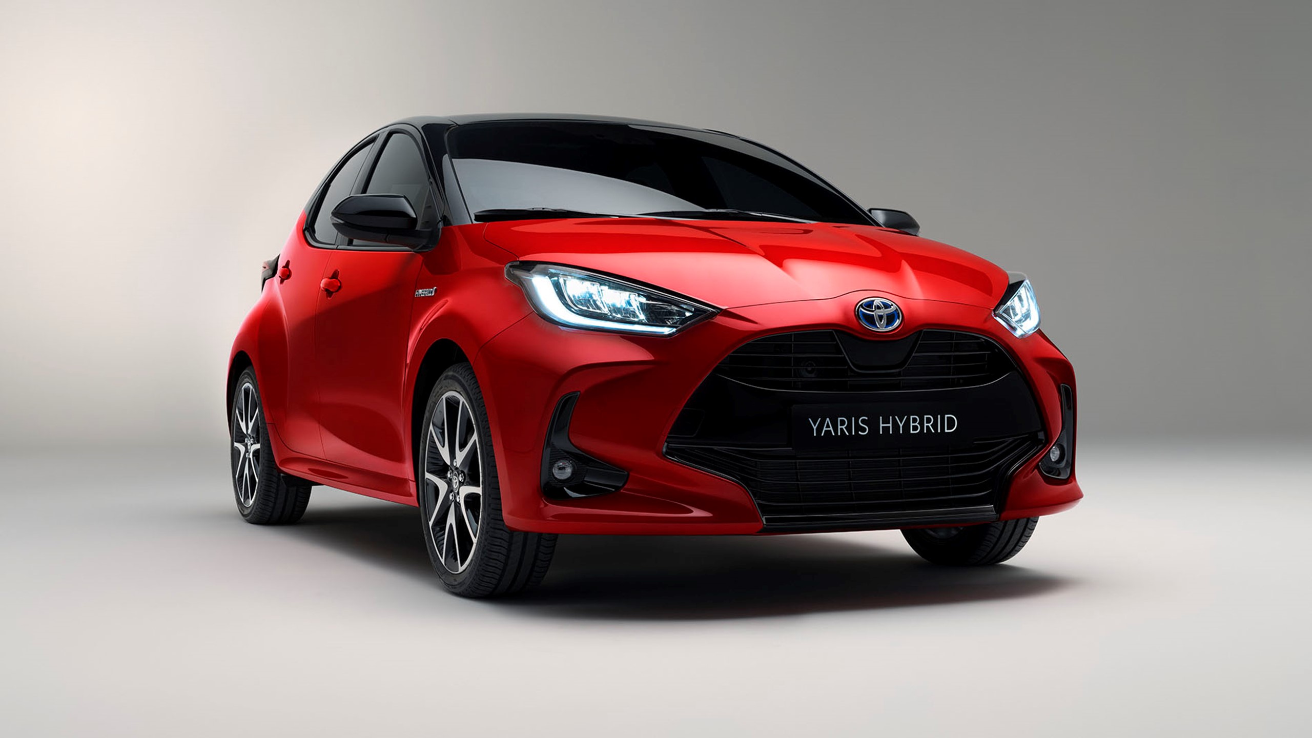 2020 Yaris Hybrid Modebillede Fronten Lys 1900X1069