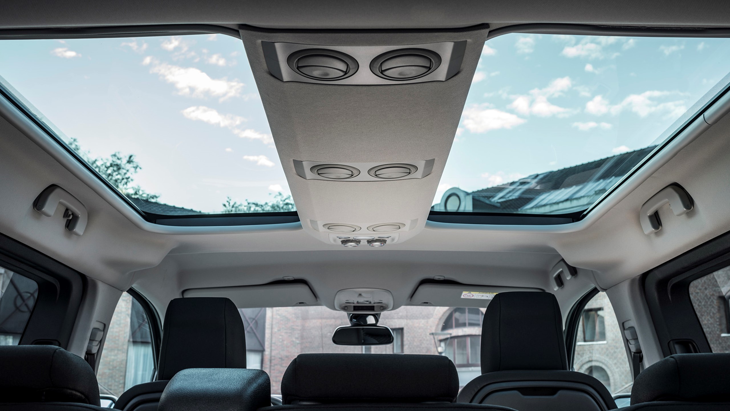 Proace Verso Electric Soltag 1900X1069