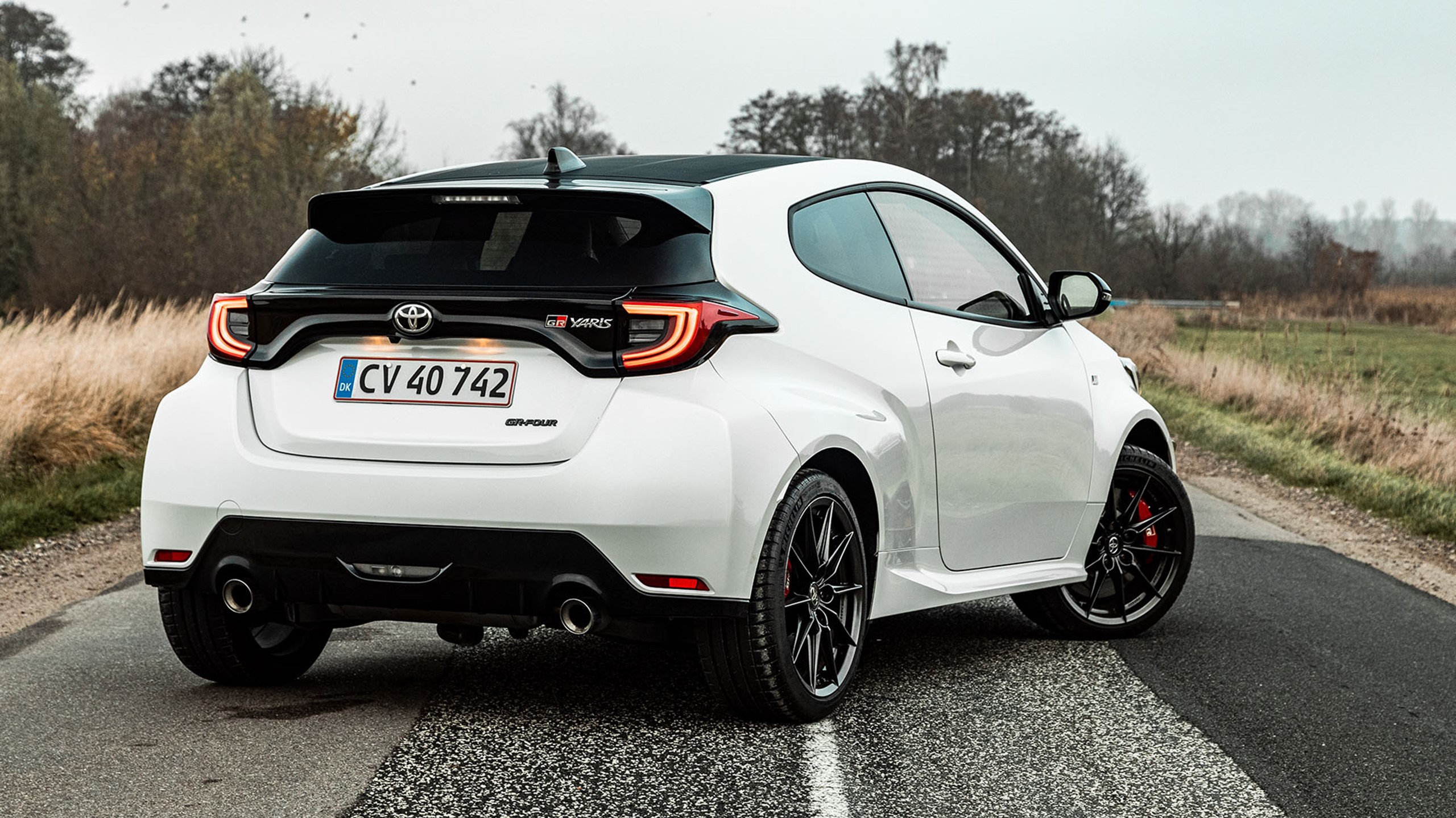 Toyota GR Yaris Statisk 2 Bag 1900X1069