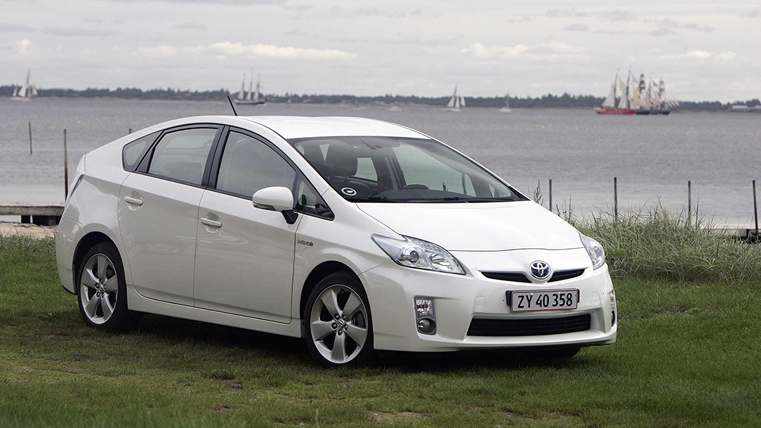 08-prius-3-generation-low.jpg